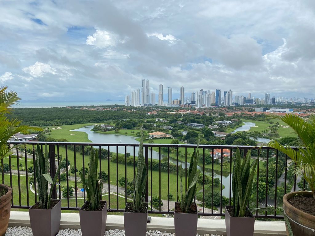 Se vende o se alquila espectacular apartamento – amoblado -Santa Maria Court – Santa Maria – 1100 m2