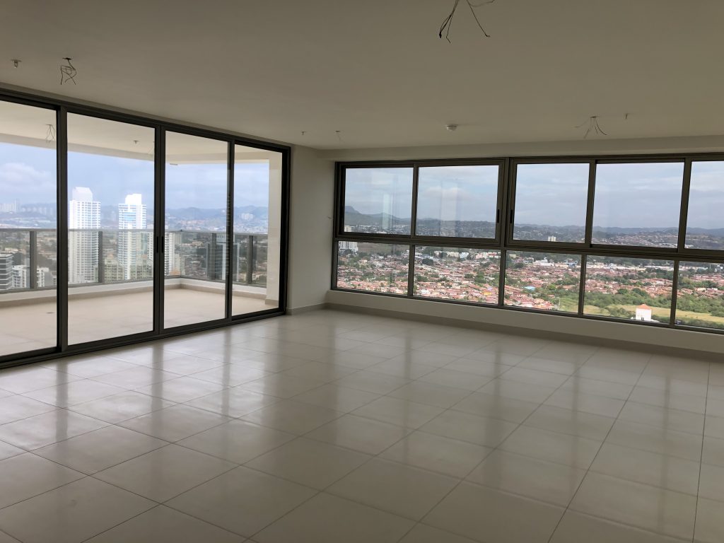 PENTHOUSE EN MIRADOR DEL ESTE – COSTA DEL ESTE