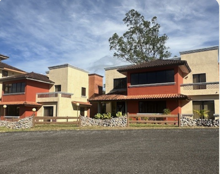 BOQUETE COUNTRY CLUB – PH BLUE SKY – AMOBLADO